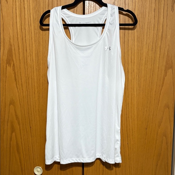 Under Armour Tops - Under Armour women's 1X plus size loose fit‎ racerback tank top athletic shirt